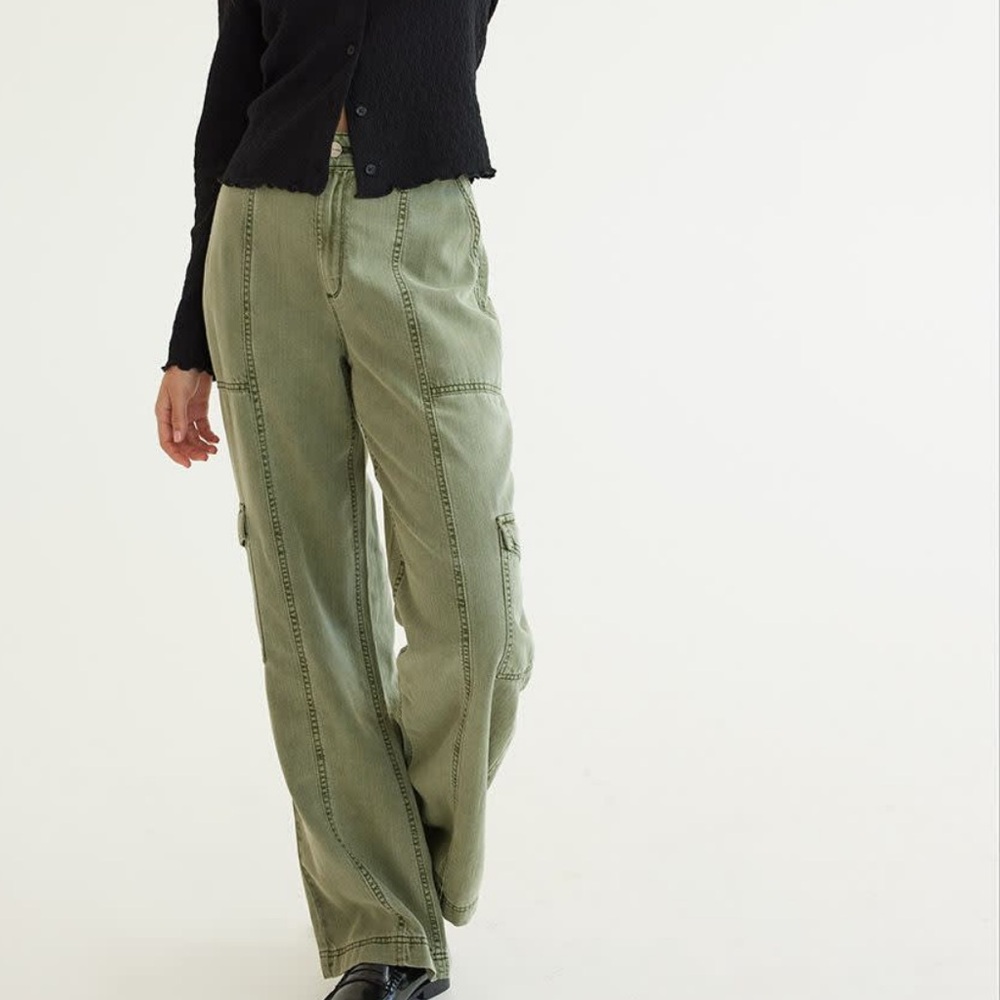 Reitmans Sage Green Wide Leg Pants